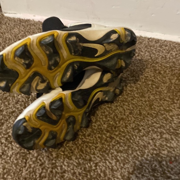 Cleats - Picture 3 of 4